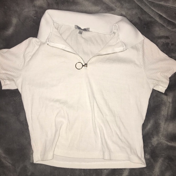 Short sleeve zip polo crop top!! - Picture 1 of 3